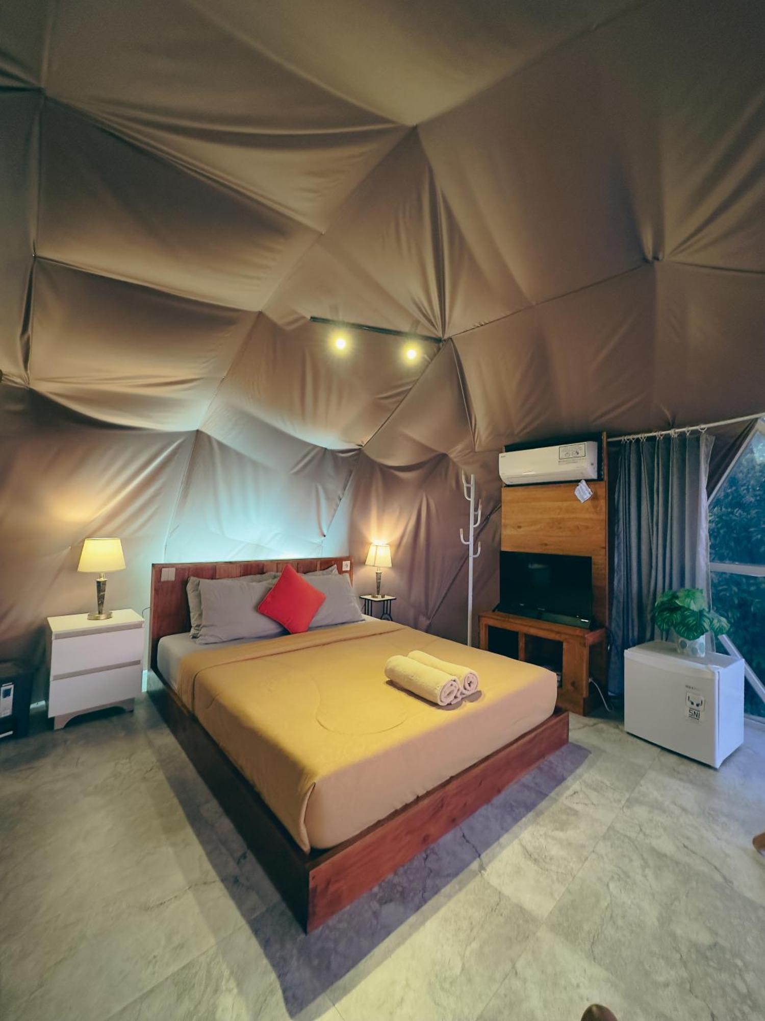 ホテル Moondock Luxury Camp Munduk エクステリア 写真